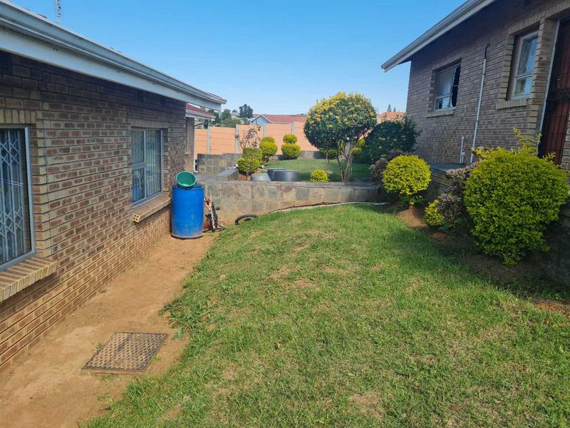 6 Bedroom Property for Sale in Southernwood Eastern Cape